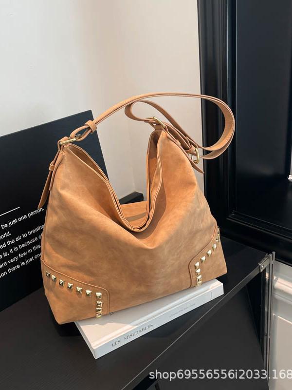 2026 Women's Niche Rivet Shoulder Tote - Large Capacity European & American Style Underarm Bag