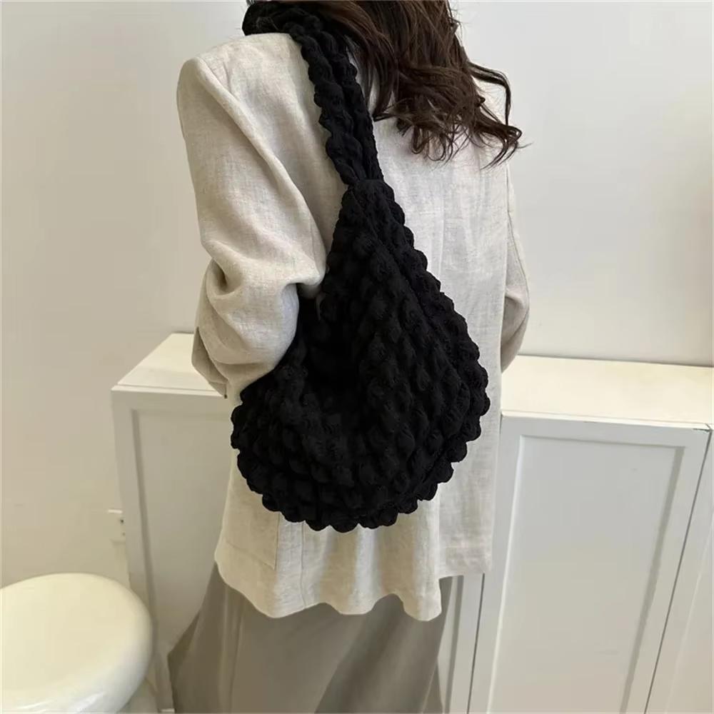 

Wrinkled design embroidered plaid shoulder bag underarm bag simple large capacity quilted tote bag for women чёрный