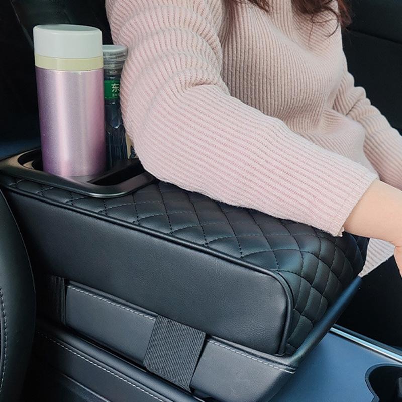 Auto PU Leder Universal Armlehnenkonsolenverlängerung mit 2 Getränkehaltern Auto Innenraum Aufbewahrungsbox Erhöhungskissen Taschentuch Organizer
