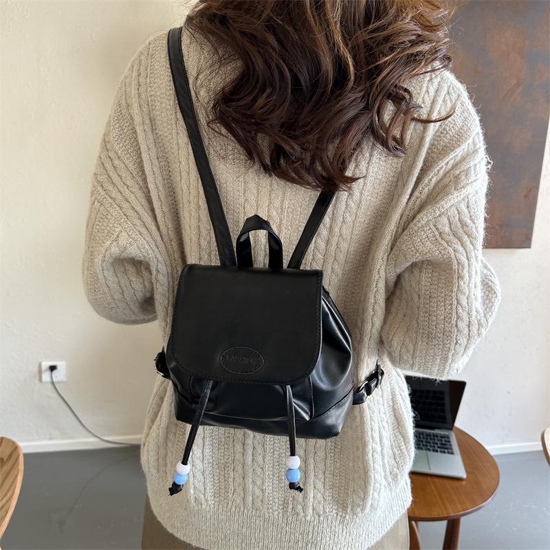 Women Retro Commuter Versatile Casual Chain Decorated Small Backpack