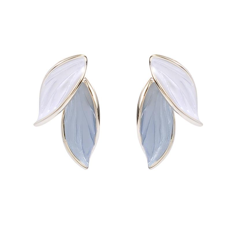 Willow leaf stud earrings, niche design earrings, Morandi tone earrings, earrings, simple earrings.