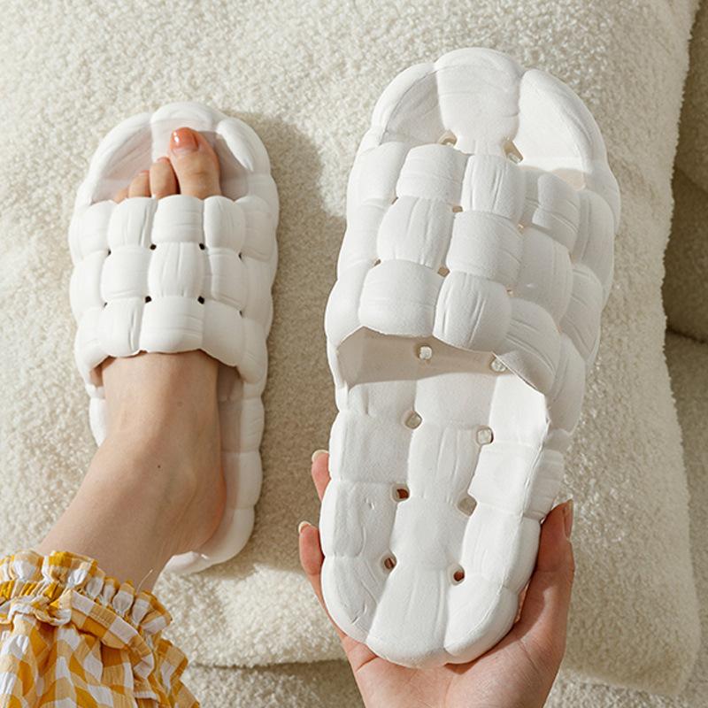Universal and Versatile Slippers for Both Home and Bathroom Use, Non Slip Soft Soled Slippers for Showering, Suitable for Both Men and Women
