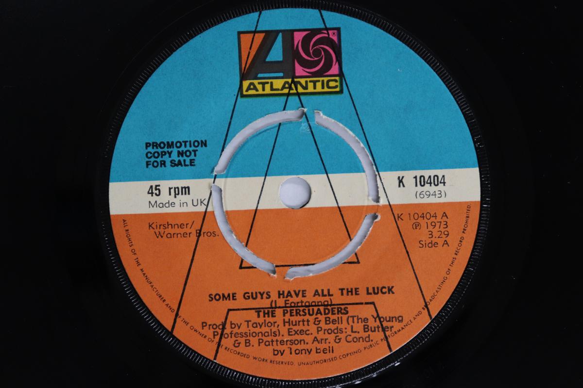 

7-дюймовая пластинка PERSUADERS - Некоторым парням везет / Любовь K10404 ATLANTIC 1973 UK Соул/Фанк Б/У