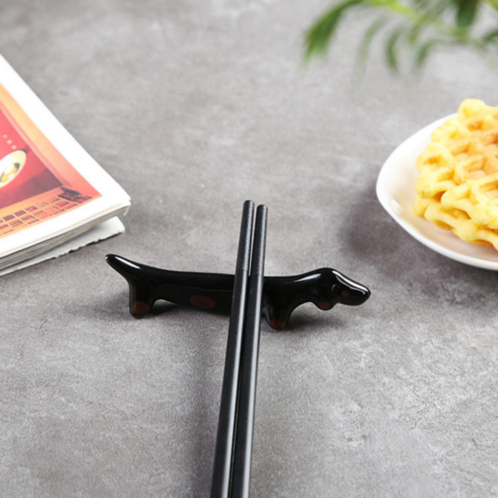 1Pcs Cute Ceramic Dachshund Dog Chopsticks Holder Spoon Forks Knife Rest Stand Lovely Rack Stand Tableware