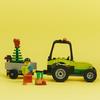LEGO City Parktraktor 60390, ein Spielzeugbaustein-Geschenk für Jungen und Mädchen ab 5 Jahren, perfekt zum Bauen einer Stadt.