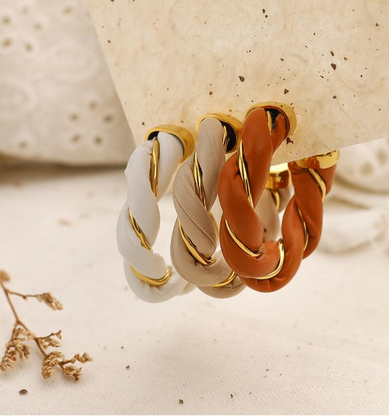 European & American Trendy Cable Knit Hoop Earrings - Women's 18K Gold Plated Titanium Steel C-Shaped PU Studs