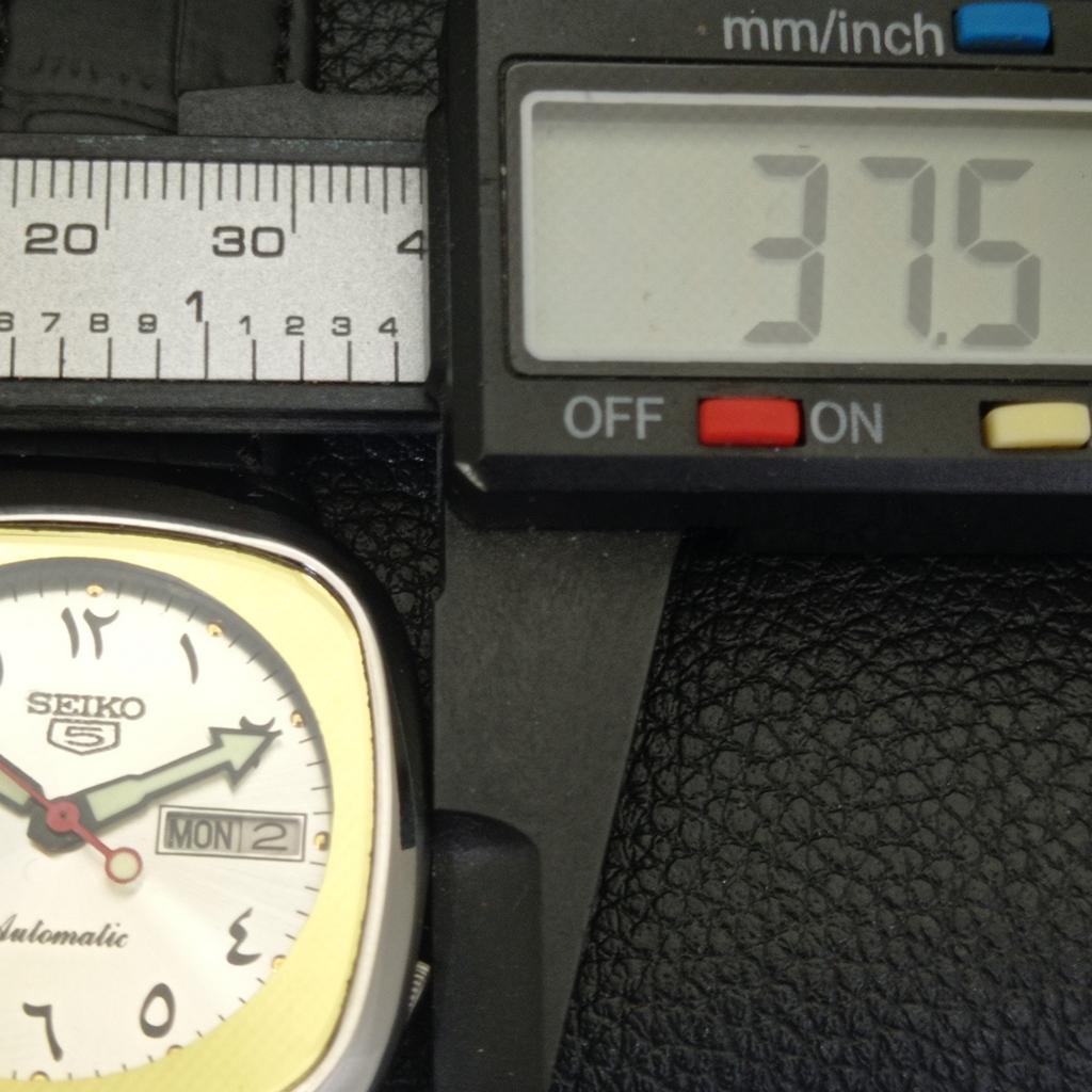 VINTAGE SEIKO 5 AUTOMATIC 7009A JAPAN MENS ARABIC SILVER DIAL WATCH a702455-5 R124-a702455