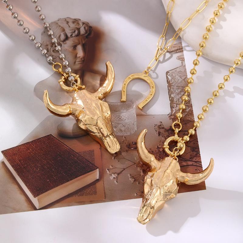 Bullhead Ring Clasp Beaded Necklace Trendy Clip Chain Design for Women & Girls-Party Gift Jewelry Made In China