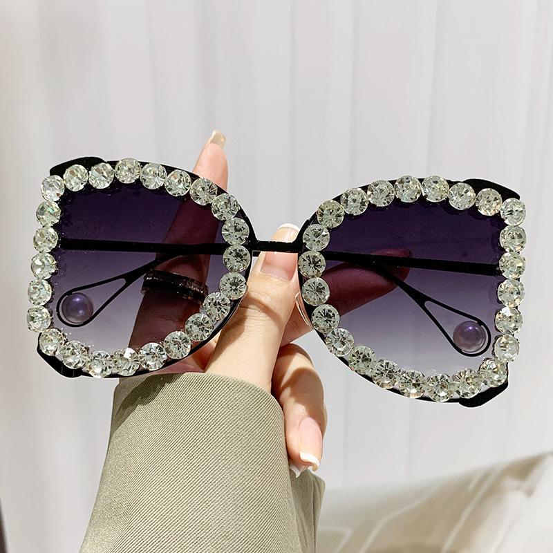 Trendy Oversized Rhinestone Sunglasses with Ocean Lens - European & American Style