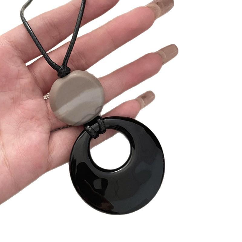 Chinese Style Resin Circle Necklace - Retro Chic, Light Luxury, Versatile Sweater Chain for Women