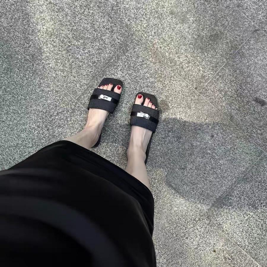 Cowhide version~ Small lock square head one-word slippers for women to wear new fashionable flat bottom sandals