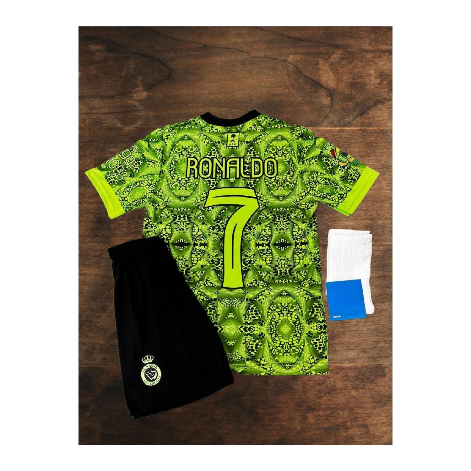 

Зеленый детский трикотаж специального дизайна Cristiano Ronaldo Cr7 (Трикотажные шорты, носки) 7-8 Yaş чистый