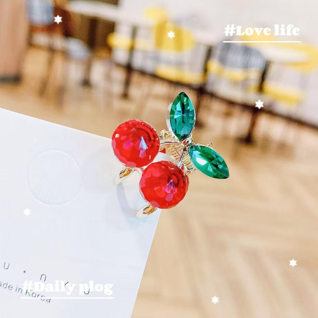 Exquisite Christmas Cherry Mini Claw Hair Clips Set
