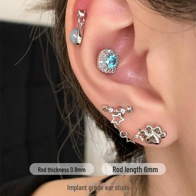 Exquisiter Zirkon-Ohrstecker: Mikro-Eingelegtes Titanstahl-Zuckerwürfel-Design für Frauen.