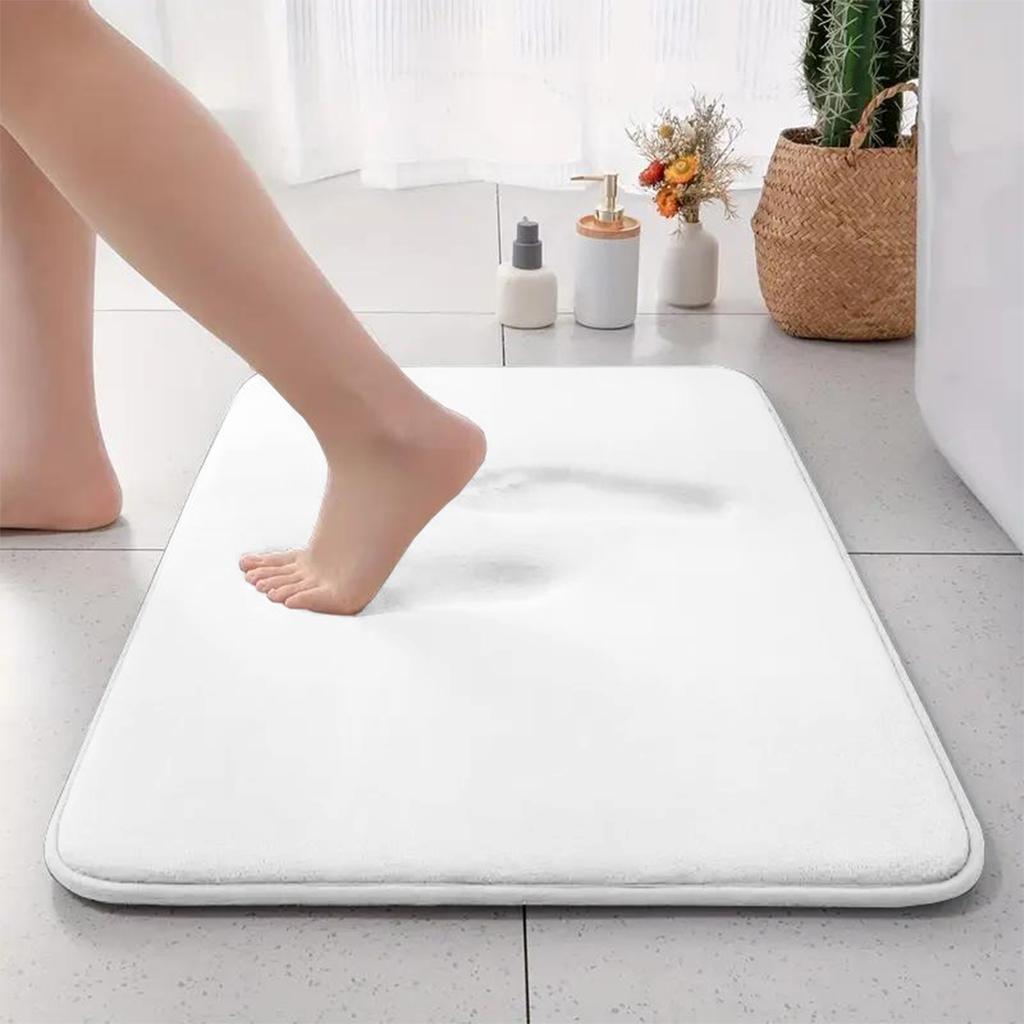 Tapis absorbant épais de couleur unie en flanelle, tapis de sol de salle de bain, tapis de porte antidérapant pour l'entrée de la salle de bain