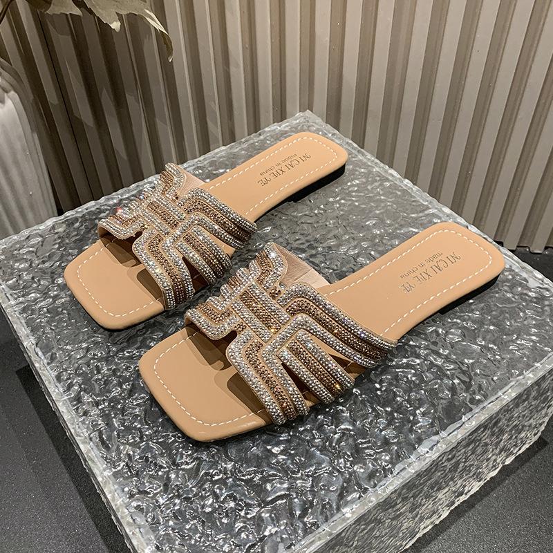 Cool Slippers Women's Summer Outer Wear Fashion 2025 New Temperament Versatile Rhinestone Flat Bottom Non-slip Beach Slippers