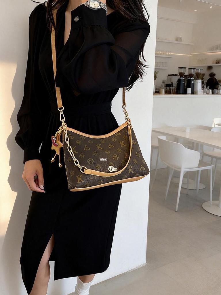 Stylish Tri-Color Crescent Crossbody Bag for Women - New, Versatile, Fashionable & Exquisite Design for Commuting & Outdoor Use