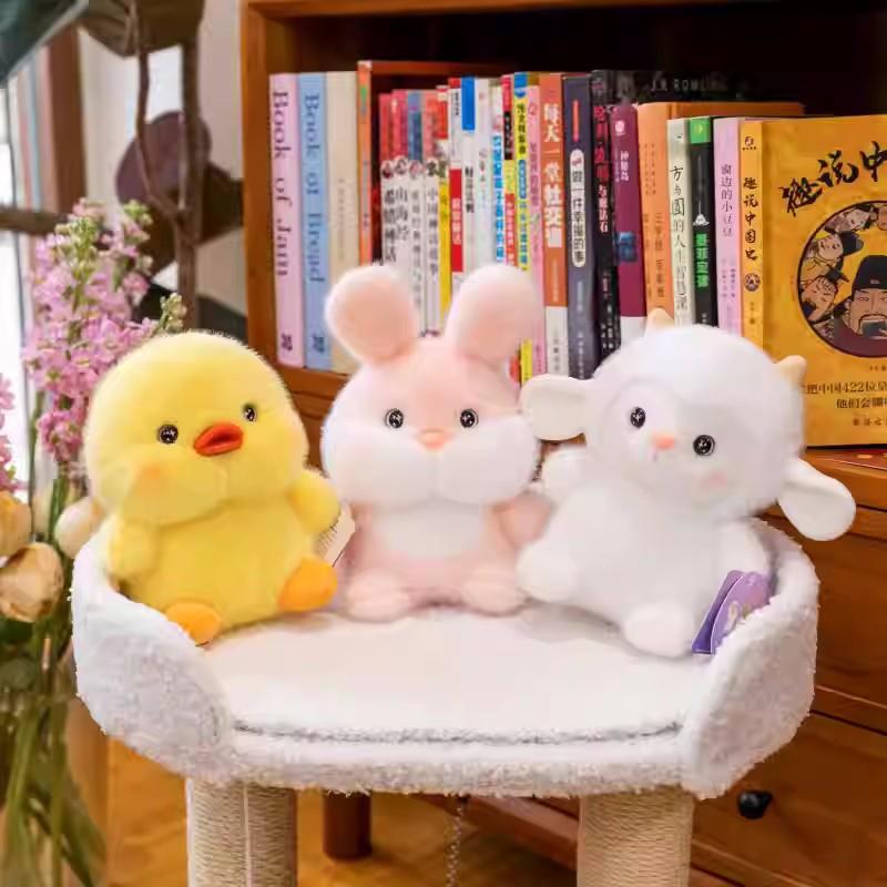 Neuer Tiertisch mit Puppe Kapibara Capybara Kaninchen kleine gelbe Ente Maus Elch 8 Zoll Greifautomat Puppenornament