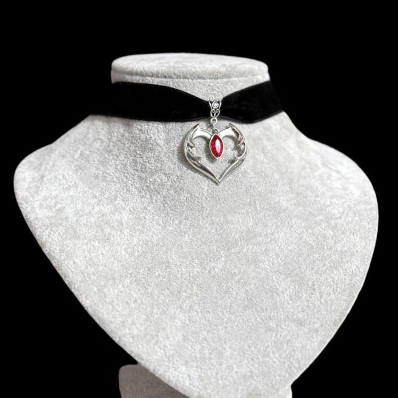 Jun An Gothic Retro Velvet Black Heart Necklace for Halloween