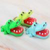 Children's Crocodile Bite Finger Toy Keychain - Cartoon Mini Game Pendant