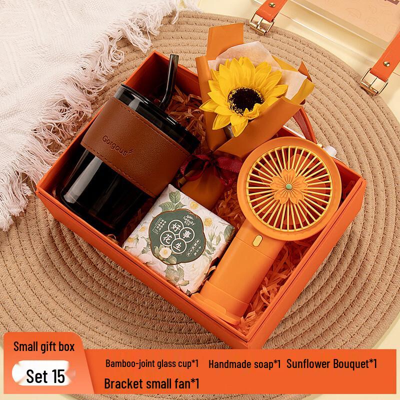 

Glass Straw Cup & Essential Gift Set