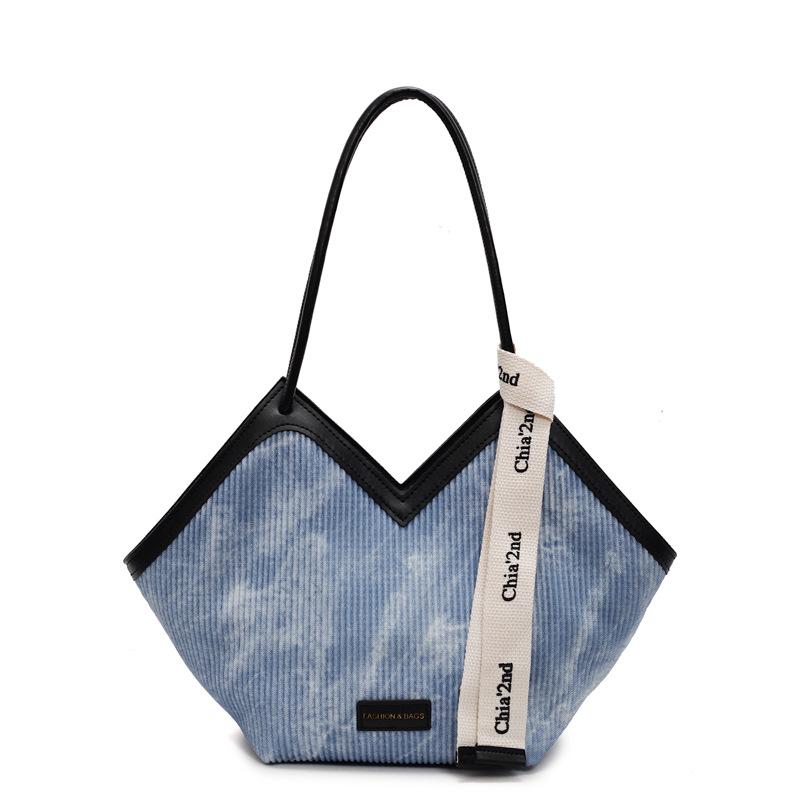 

Large-capacity commuter tote bag 2025 spring new high-end texture fashionable shoulder bag trendy simple underarm bag синий