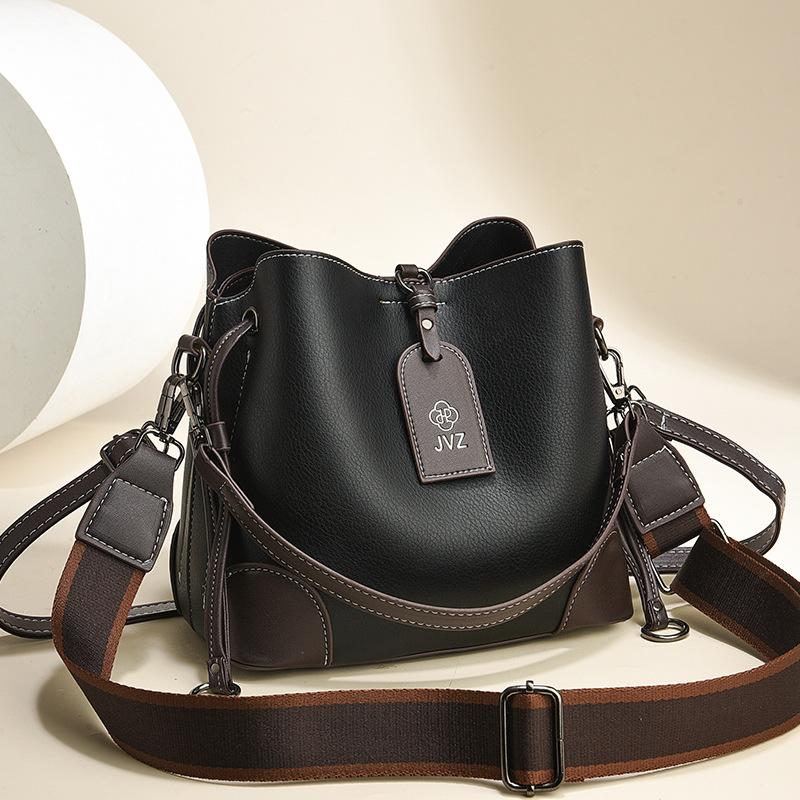 

Сумка-ведро Douyin женская модная сумка большой вместимости 2025 новая простая текстурная сумка на одно плечо через плечо женская сумка тренд