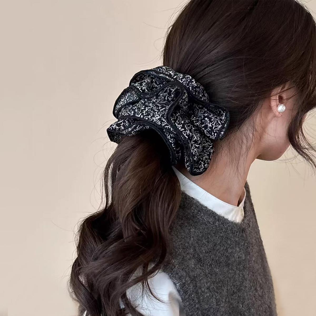 

1 шт. ретро черно-белая цветочная четырехслойная плиссированная резинка для волос «бутон» большого диаметра, элегантный темперамент, резинка для волос для высокого конского хвоста
