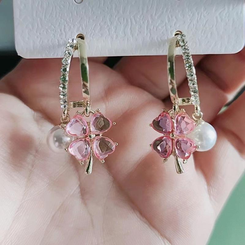 2025 New Fashion Purple Four-Leaf Clover Pearl Ear Cuffs – Trendy Luxury Earrings