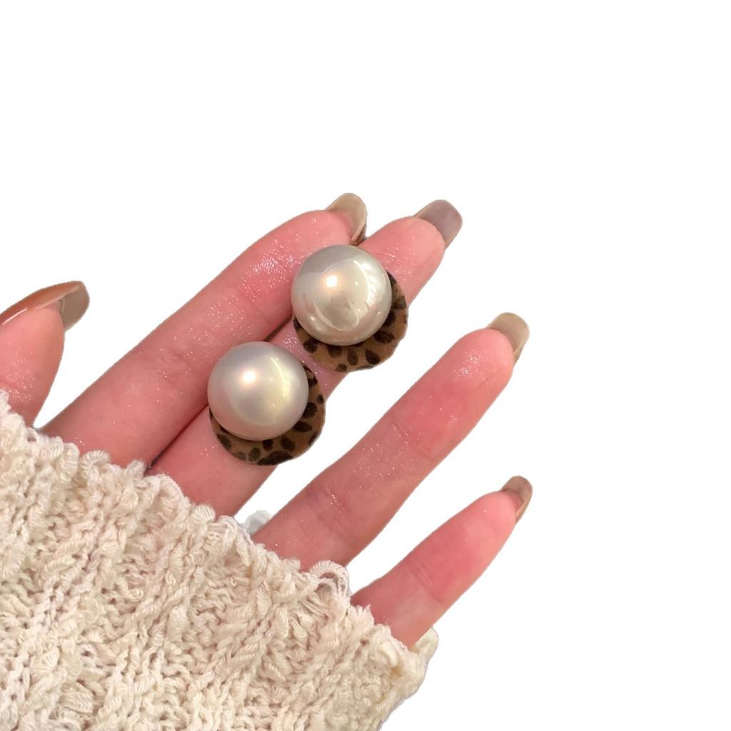 Retro Maillard Leopard Print Pearl Stud Earrings For Women'S Light Luxury High-End Temperament Earrings Are Unique, Beautiful And Good-Looking Earring