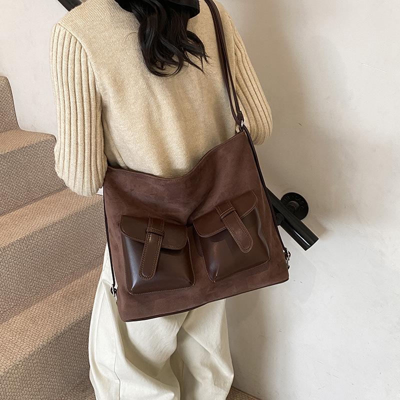 2025 Winter New Large-capacity Fashion Multi-pocket Locomotive Bag Simple Women's Shoulder Messenger Bag Backpack