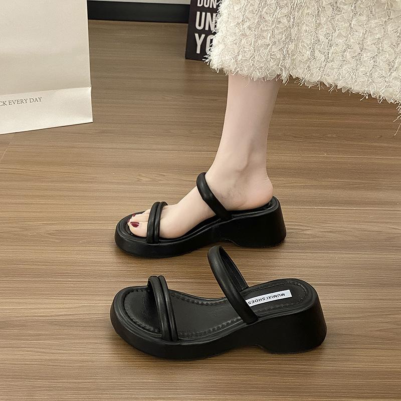 2025 Korean version of summer new fashion one-word slippers platform muffin shoes open-toed cool slippers