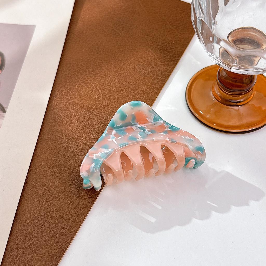 Fashionable Acetate Hair Claw With Geometric Lines Beautiful Hair Clip For Women