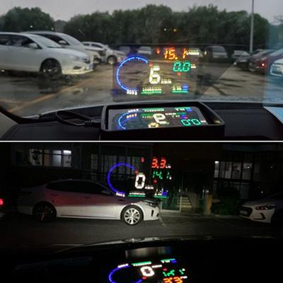Compteur de vitesse HUD de voiture Consommation d'huile Température de l'eau Affichage tête haute Tension de la batterie OBD Projecteur de pare-brise Camion