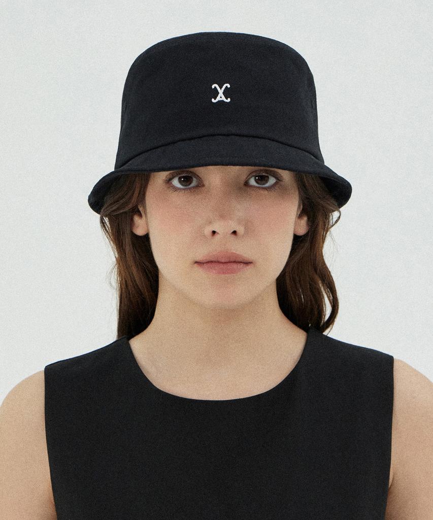 Bajal Va Curved Logo Short Visor Bucket Hat Black