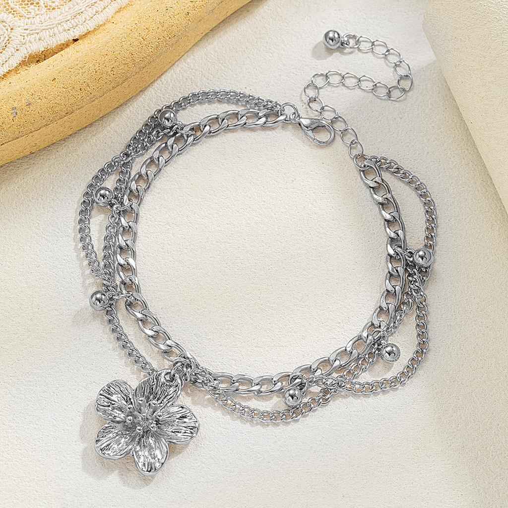 1 fashionable and elegant three-dimensional flower pendant, double-layer stacked tassel women's ankle chain