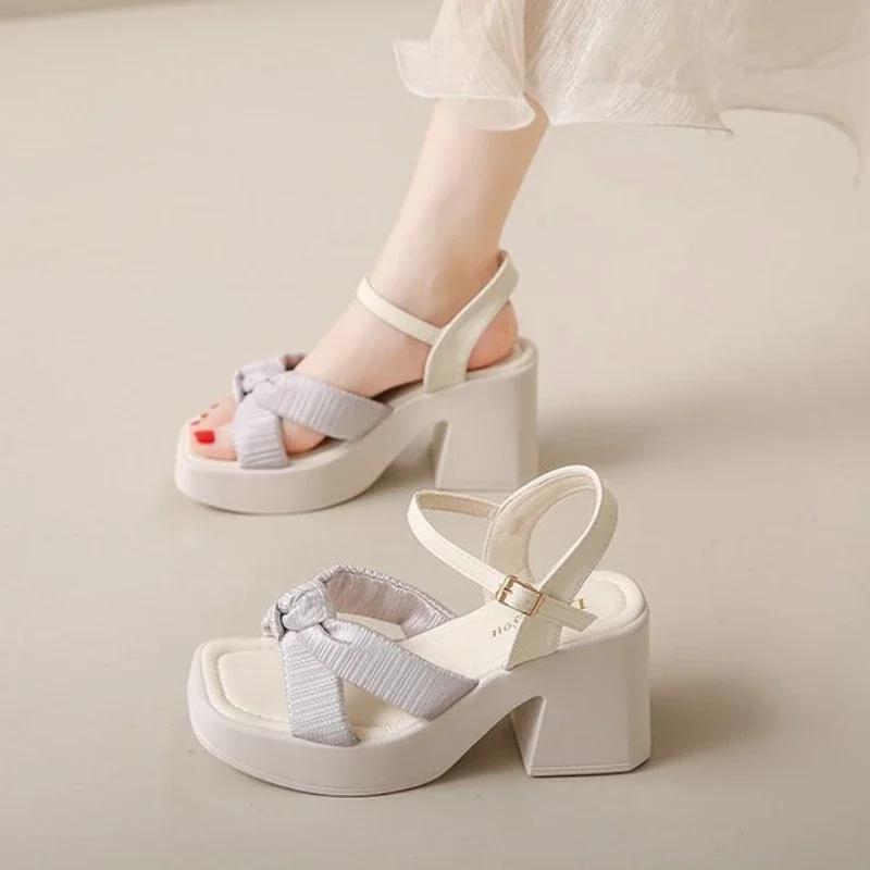 

мода 2024 года, новые модные летние босоножки с открытым круглым носком и пряжкой снизу, повседневные, на толстом высоком каблуке, большие женские сандалии 35-41 36 грязно-белый