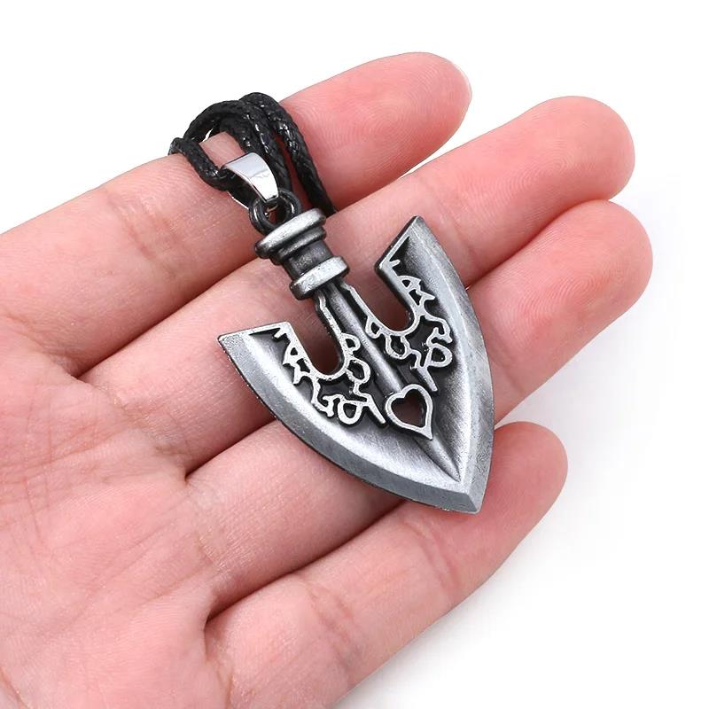 Anime JOJO'S BIZARRE ADVENTURE Llaveros Kujo Jotaro Flecha Colgante de Metal Gargantillas Collares Encanto Joyería Regalo
