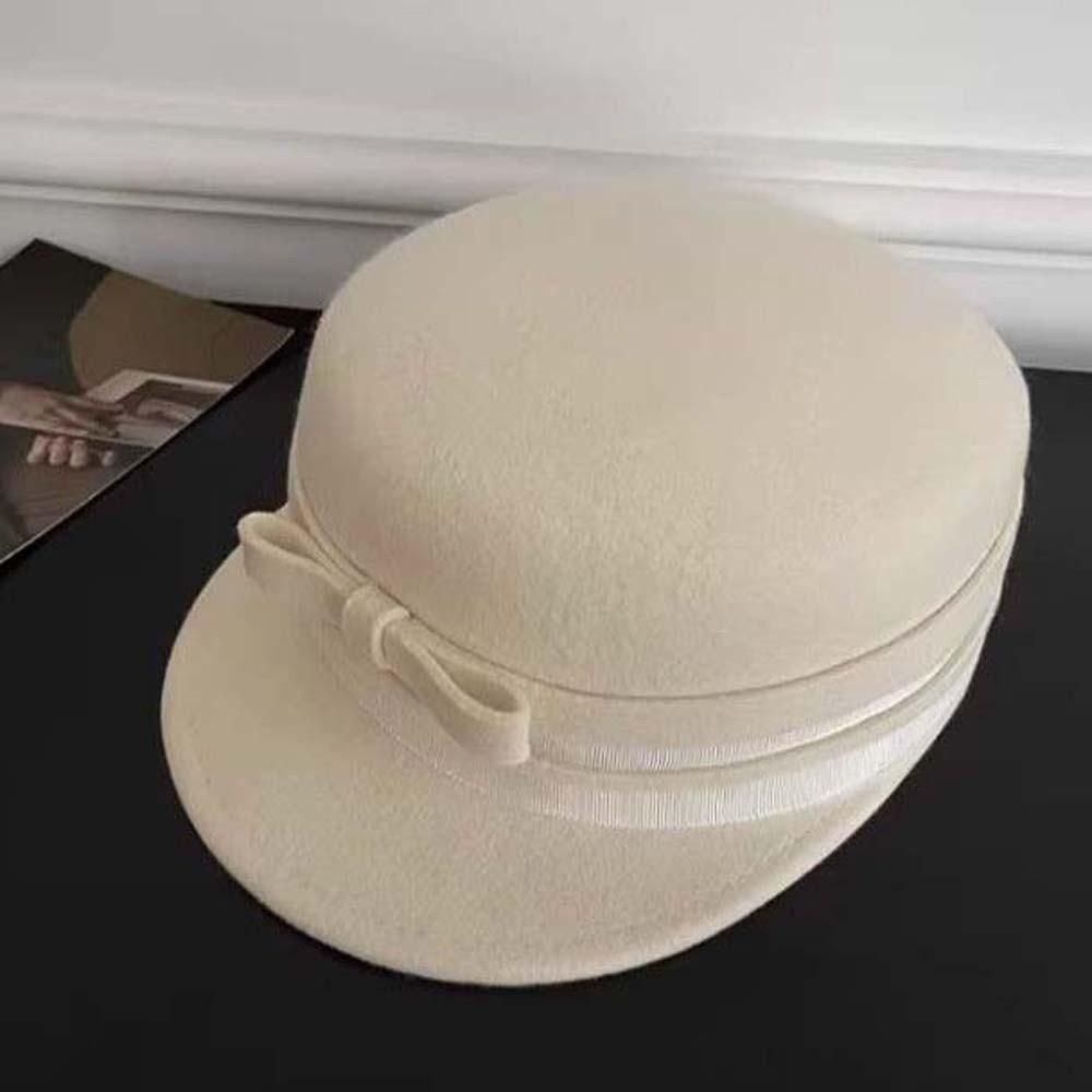 Vintage Looking Horse Riding Formal Hat Bow Fashion Knights Cap Peaked Flat Cap Fashion Show