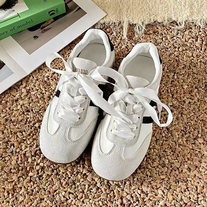 Red Women's Spring New Breathable Ballet Style Flat Bottom Casual Feet Small Retro Sneakers