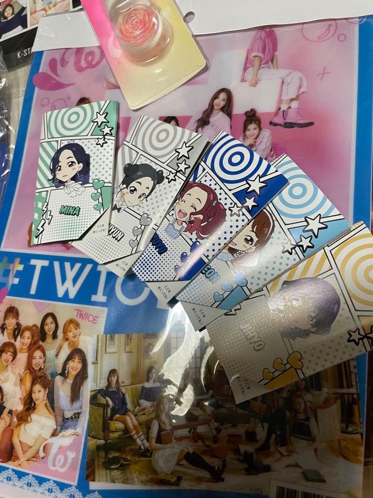 [USED] Approximately 60 TWICE Merchandise Momo.mina Items