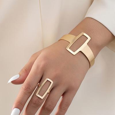 1 Set trendiger und minimalistischer geometrischer quadratischer Schmuck ausgehöhlter Ring und Armband-Set Schmuckset zum Muttertag