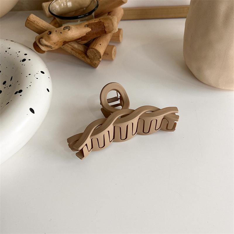 38Styles Geometry Women's Hair Claw Coffee Beige Large Thick Hair Clip Crab Korean Big Small Hairpin Femme Girl Hair Accessories