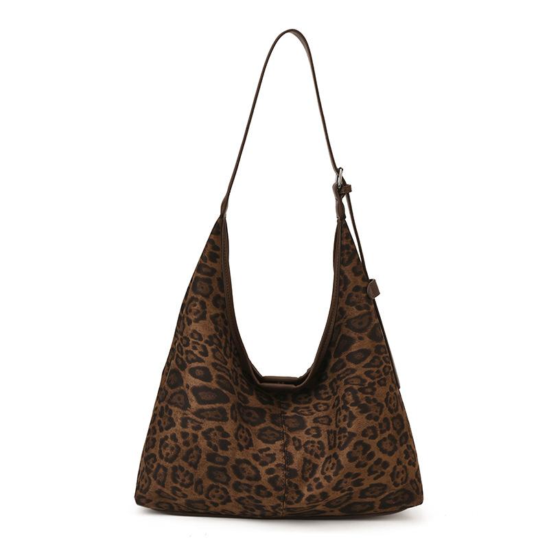 Leopard print bag women's 2025 new autumn and winter super fire commuter bag large-capacity commuter tote bag going out shoulder bag
