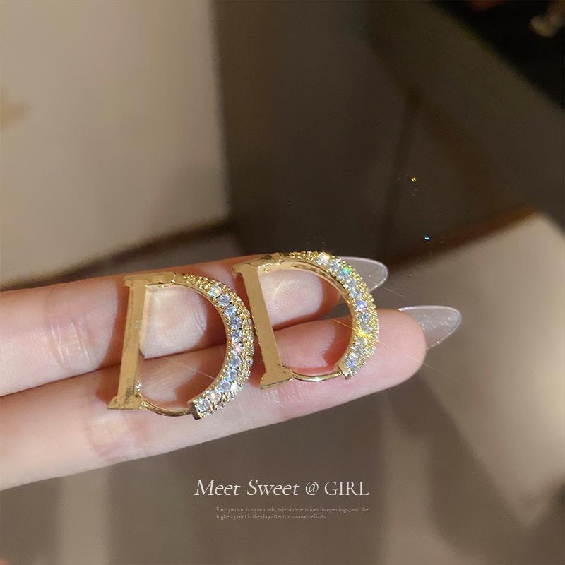 Zircon Gold Letter D Ear Cuffs: High-End Women's Stud Earrings with Versatile Niche Design.