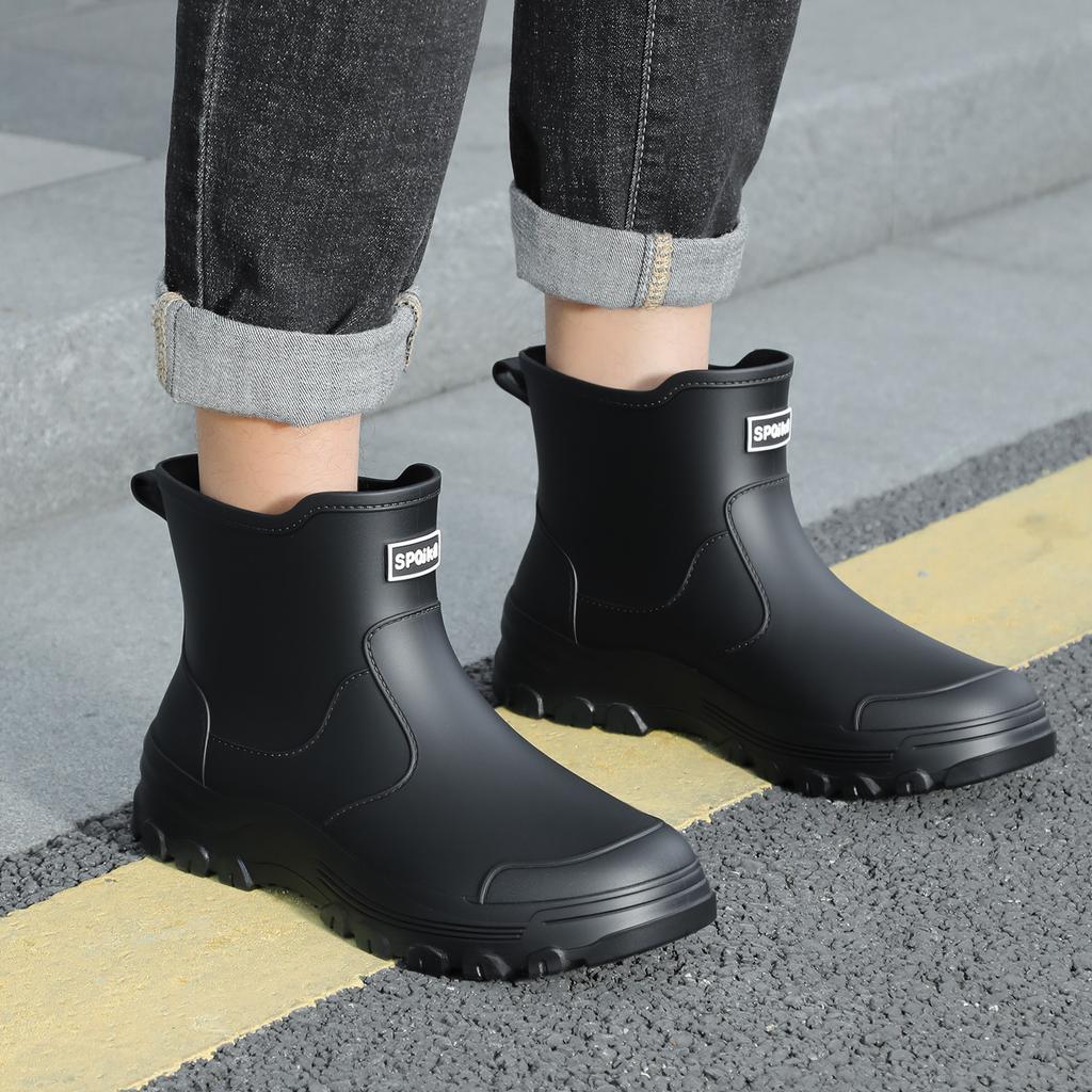New anti slip and waterproof rain shoes for men, fashionable short tube autumn and winter cotton rain boots, work boots, rubber