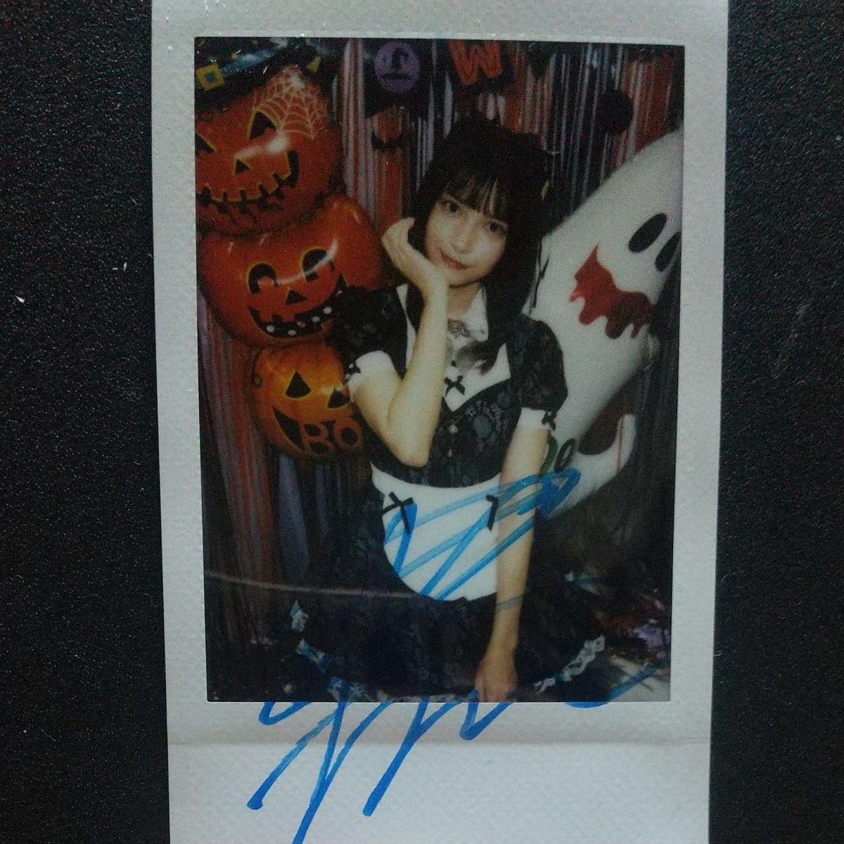 Used Nako Momotsuki Autographed Cheki