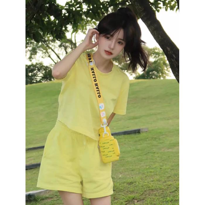 

Летний повседневный комплект из двух предметов для милой девушки в корейском стиле: Топ с короткими рукавами и свободные шорты XL