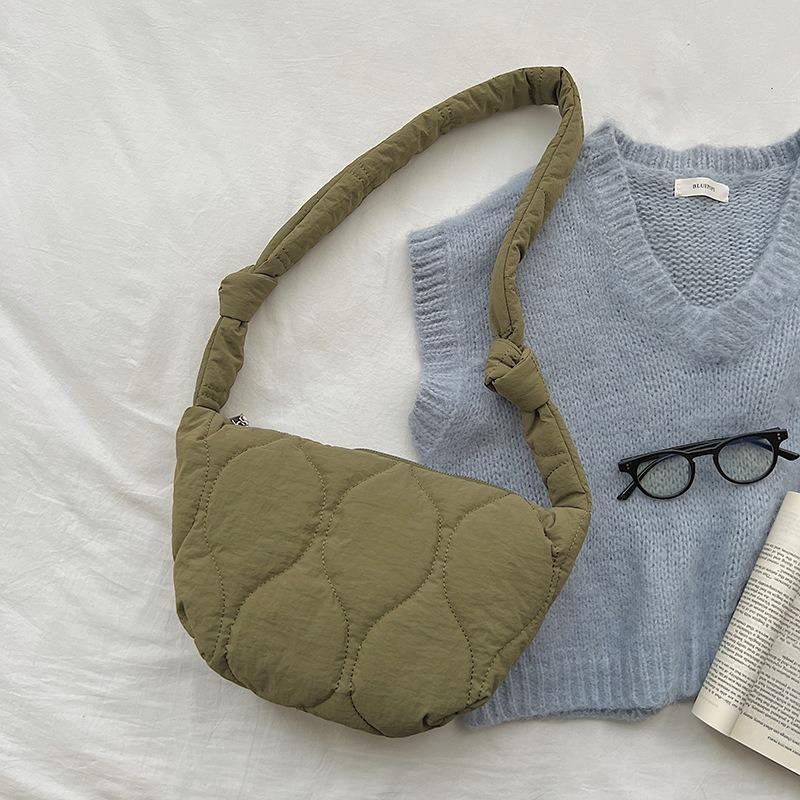 

Нейлоновая сумка-пельмень большой вместимости, повседневный нишевый дизайн, сумка-облако, женская вышивка, завязанный хлопковый стеганый мессенджер женский зелёный