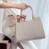 Mother's Day gift: Embroidered new Chinese-style large-capacity handbag for women, elegant and high-end crossbody bag for mothers